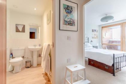 Warm & Inviting 1bedroom Flat with Patio Camden Town! - image 23