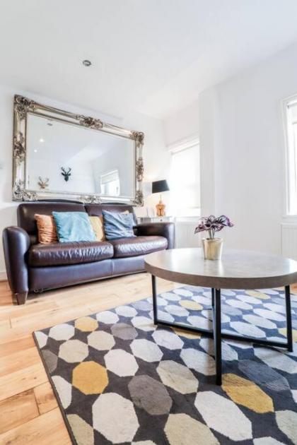 Cozy flat nestled in the heart of Bond Street - image 14