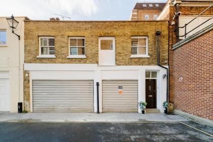 Modern 3 Bedroom and 2 Bathroom Apartment - image 23