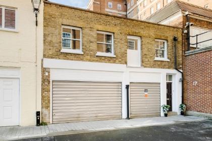 Modern 3 Bedroom and 2 Bathroom Apartment - image 24