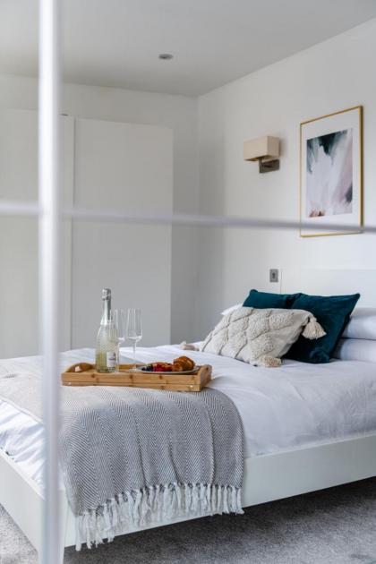 Chic 1 Bed apt in Kings Cross by City Apartments UK Short Lets Services Acommodation - image 24
