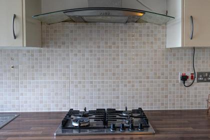 Very Spacious and beautiful 4-Bed House in London - image 24