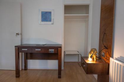 Very Spacious and beautiful 4-Bed House in London - image 29