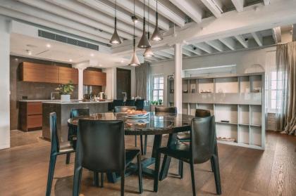 Immaculate 2-Bed Loft Apartment In Central London - image 24