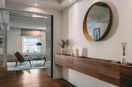Immaculate 2-Bed Loft Apartment In Central London - image 25