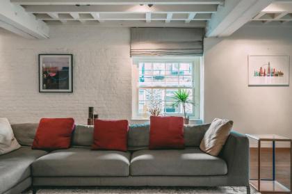 Immaculate 2-Bed Loft Apartment In Central London - image 27