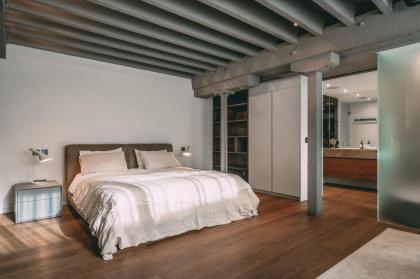 Immaculate 2-Bed Loft Apartment In Central London - image 28