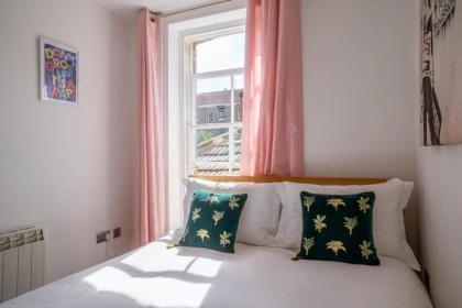 Trendy & Central 2BD Flat -Brick Lane Shoreditch! - image 21