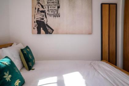 Trendy & Central 2BD Flat -Brick Lane Shoreditch! - image 23