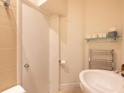 Pass the Keys Gorgeous studio with access to a private garden - image 21