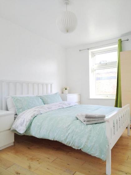 Cosy Rooms near Canary Wharf & the O2 - image 24