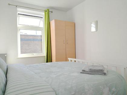 Cosy Rooms near Canary Wharf & the O2 - image 27