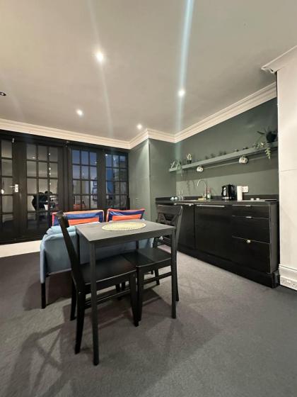 Central London Flat - NorthWest - image 14