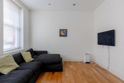 Stylishly Snug 1BD Flat Camden Town! London