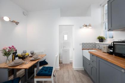 Charming Apartment in the Heart of Pimlico - image 26