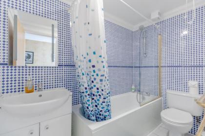 Spacious 3BD Flat - 14 Mins to Buckingham Palace! - image 23