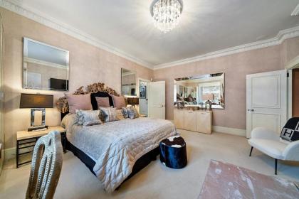 Finest Retreats - Elm Tree - image 22