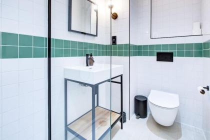 Popular1 Bedroom Flat Close to Queens Park with SUPER FAST INTERNET - image 24