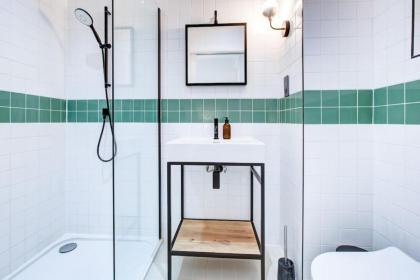 Popular1 Bedroom Flat Close to Queens Park with SUPER FAST INTERNET - image 25