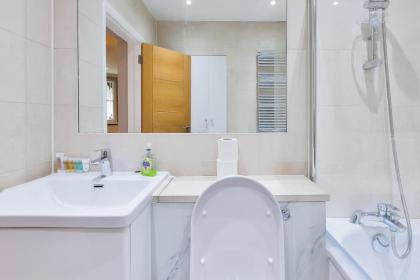 Unique Cozy 3bd Garden flat - image 21
