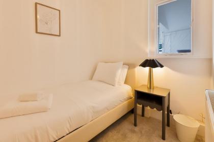 Unique Cozy 3bd Garden flat - image 25