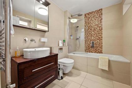 Stylish Apartment in Euston and near Camden with Private Roof Terrace - image 27