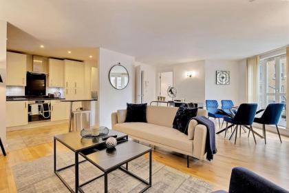 Bright 2 Bed by Tower Bridge with Roof Terrace London 