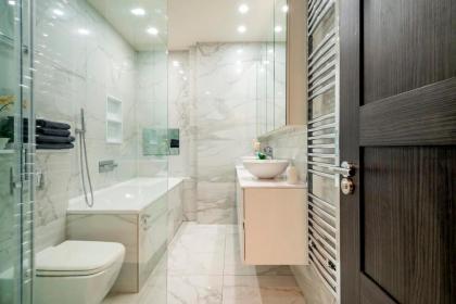 Hampstead Luxury Flat-Hosted by Sweetstay - image 24