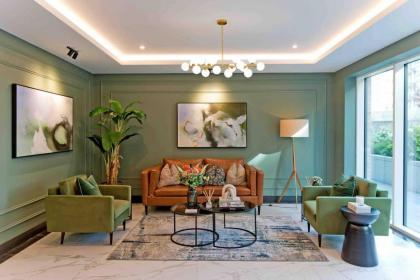 Westwood Brand new AC Luxury 2bed 2 bathrooms spacious family unit - image 23