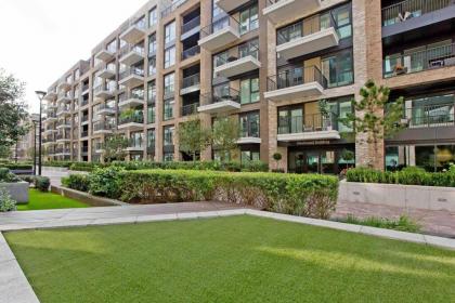 Westwood Brand new AC Luxury 2bed 2 bathrooms spacious family unit - image 24