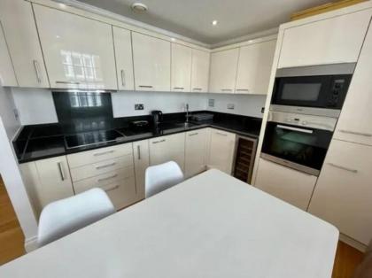 Fitzrovia 2 Bed modern +Lift central London - image 22