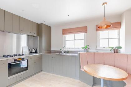 Luxurious 3BD Flat - Sloane Square Chelsea! - image 24
