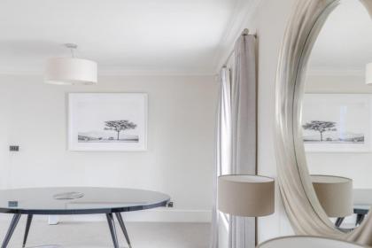 Luxurious 3BD Flat - Sloane Square Chelsea! - image 28