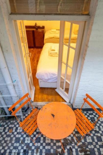 Enchanting 1BD Flat with Garden Knightsbridge! - image 21