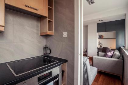 Pass the Keys Panoramic views and luxury beds in Chelsea - image 22