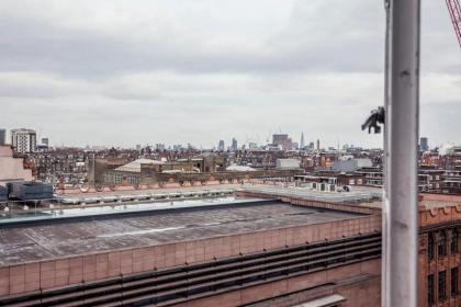 Pass the Keys Panoramic views and luxury beds in Chelsea - image 27