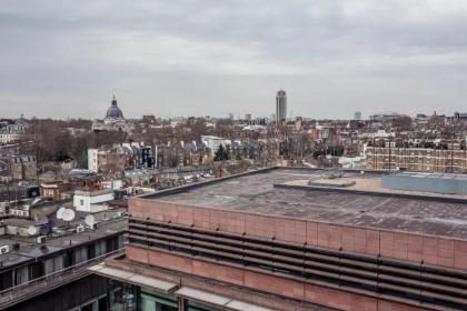 Pass the Keys Panoramic views and luxury beds in Chelsea - image 28