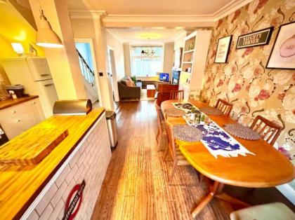 Shepherds Bush Holiday home - image 25