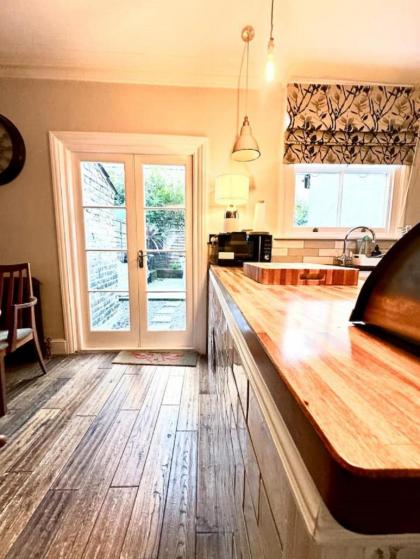 Shepherds Bush Holiday home - image 28