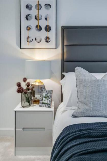 Chic 2-Bedroom Flat with Balcony in the Heart of London Steps from Westfield - image 22
