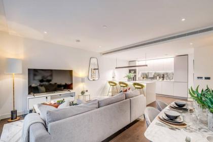 Chic 2-Bedroom Flat with Balcony in the Heart of London Steps from Westfield - image 27