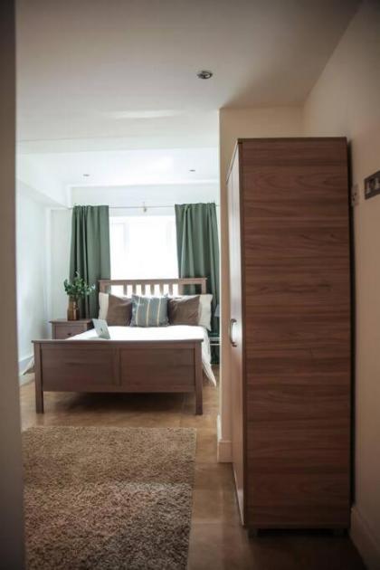 3 bed with amazing garden - image 22