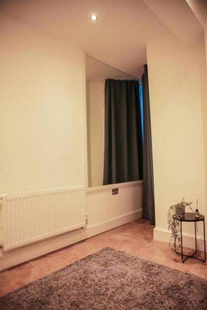 3 bed with amazing garden - image 24