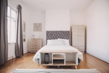 2 bedrooms flat in hammersmith London 