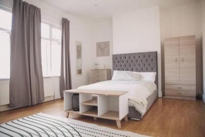 2 bedrooms flat in hammersmith - image 24