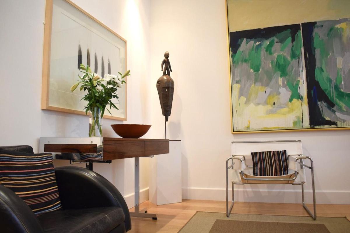 Chic 1BD Flat - 11mins to Holland Park Kensington - image 3