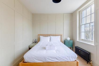 Spacious & Elegant 2BD Victorian Flat - Islington! - image 23