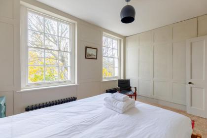 Spacious & Elegant 2BD Victorian Flat - Islington! - image 26