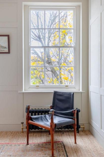 Spacious & Elegant 2BD Victorian Flat - Islington! - image 27
