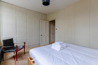 Spacious & Elegant 2BD Victorian Flat - Islington! - image 28